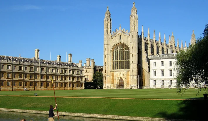 Perbedaan Kurikulum Cambridge dengan Kurikulum Merdeka