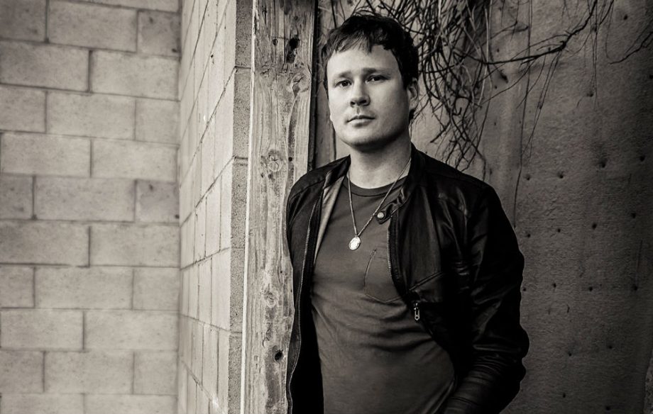 Rayakan Album Debut Angels And Airwaves, Tom DeLonge Rilis EP Baru, "We Don’t Need To Whisper"