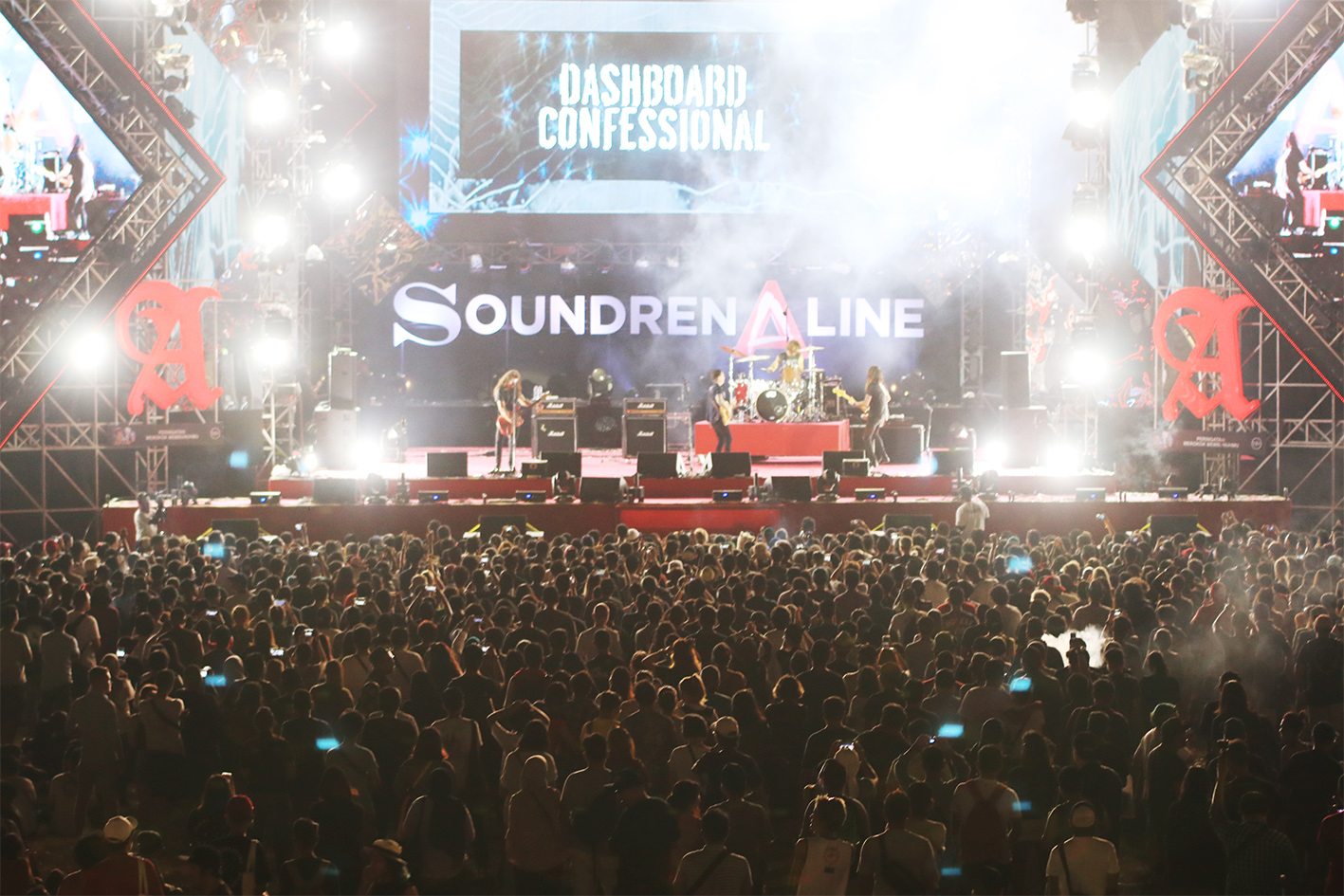 Hari Kedua Soundrenaline 2017 - Kolaborasi Lintas Genre Yang Menyedot Penonton