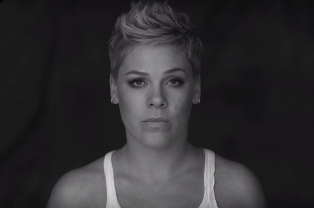 Pink Hadirkan Sisi Emosional Dalam Video 'Wild Hearts Can’t Be Broken'