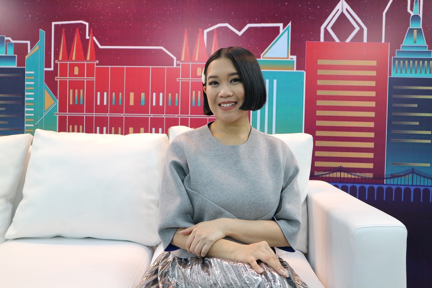 CreativeDisc Interview with Radhini: Cerita di Balik Pembuatan Single "FLY" dan "LELAH"
