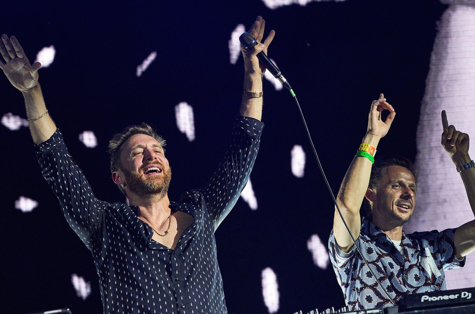 David Guetta & Martin Solveig Luncurkan Lagu Dansa Musim Panas “Thing for You”