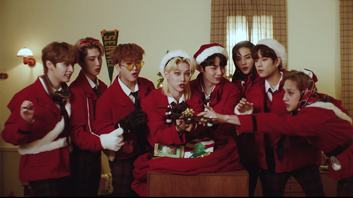 Stray Kids Rilis Single Album Natal "Christmas EveL" & Hadirkan 2 MV Sekaligus