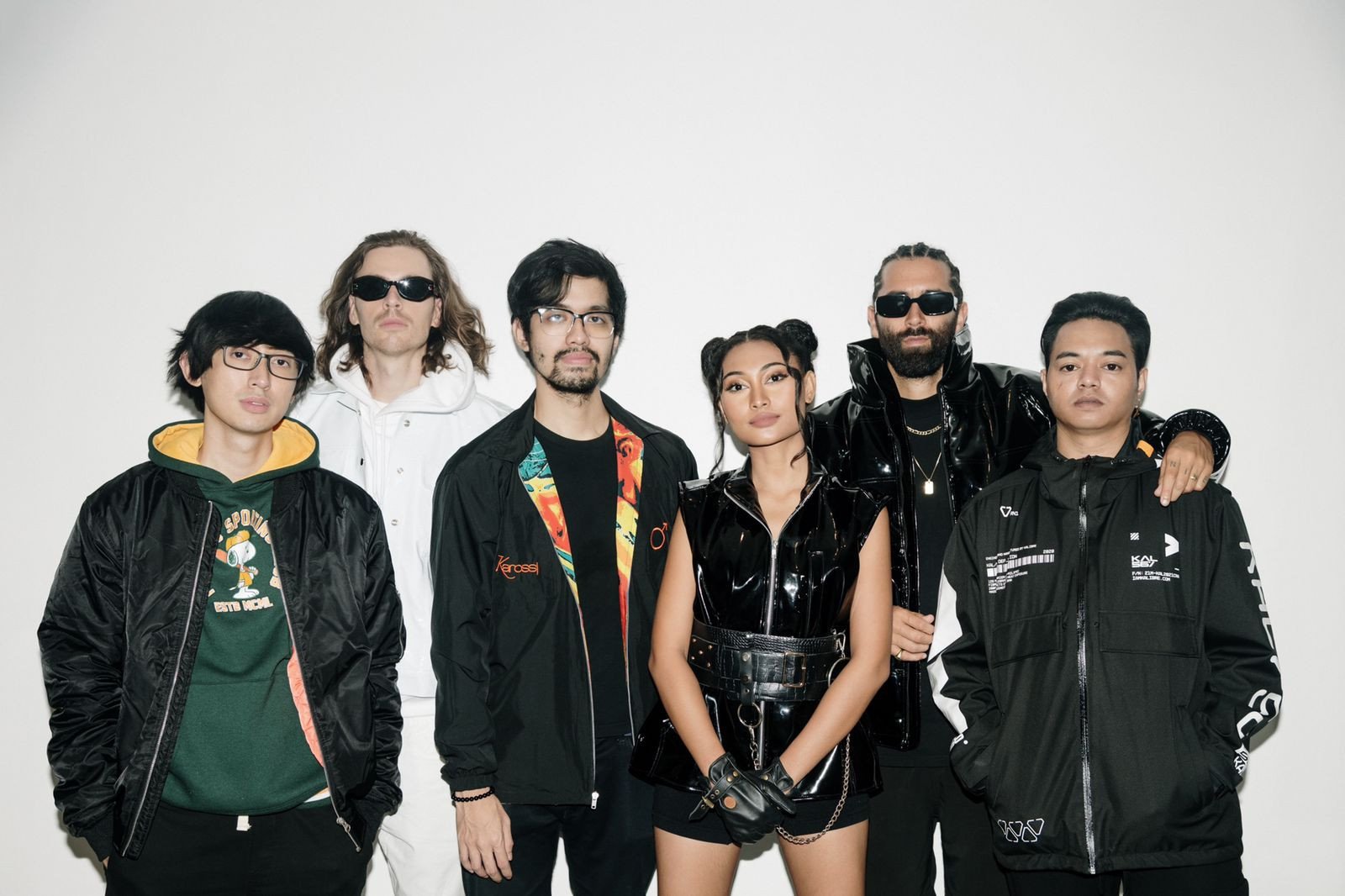 Lirik Lagu YELLOW CLAW, WEIRD GENIUS, NOVIA BACHMID - Lonely - Creative
