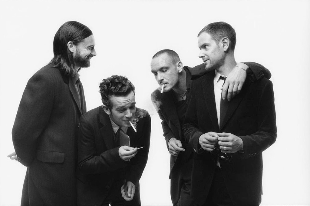 Lirik Lagu THE 1975 - Happiness (Dance Floor Edit)