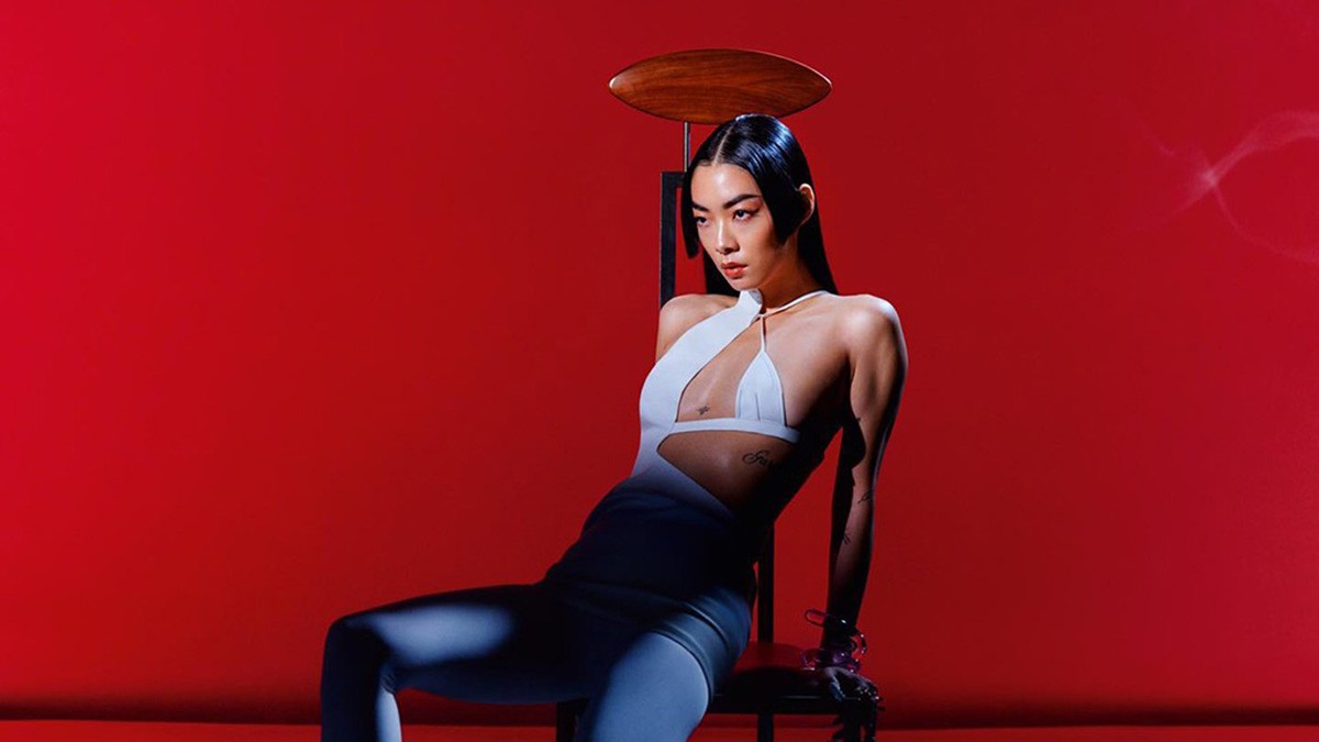 Album Pandemi Rina Sawayama "Hold The Girl" Seperti Perjalanan Mentalnya