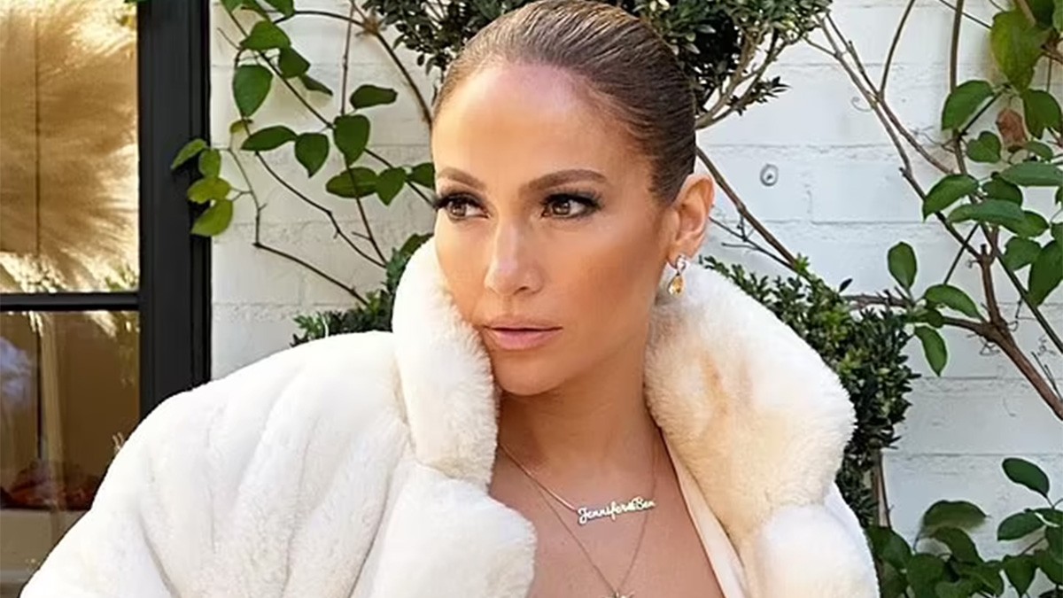 Jlo Nov22