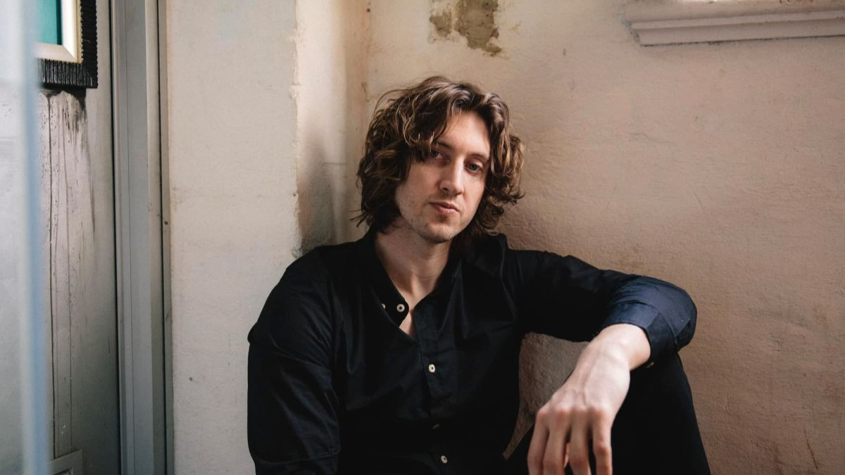 Dean Lewis Gambarkan Perpisahan Sebuah Hubungan di 'The Last Bit of Us'
