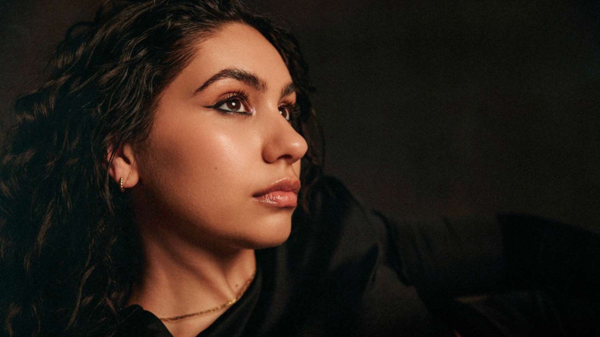 Alessia Cara Siapkan Album Baru Lewat ‘Dead Man’ - Creative Disc