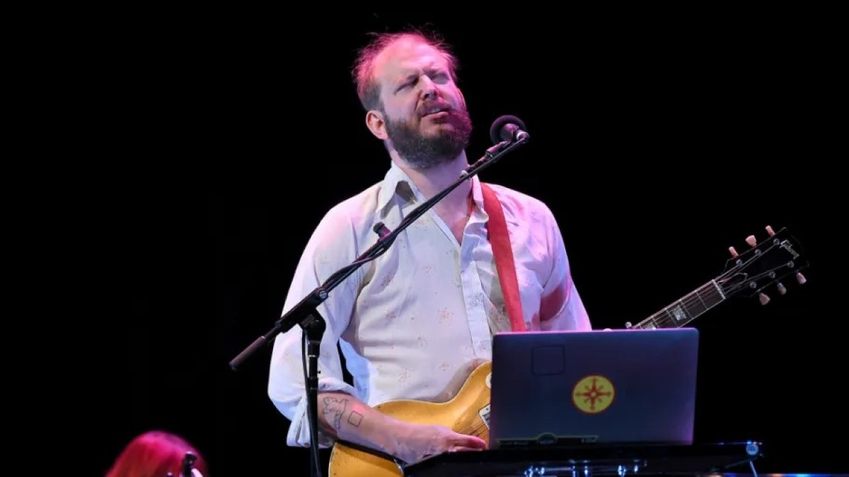 'S P E Y S I D E' Menandai Kebangkitan Akustik Bon Iver - Creative Disc