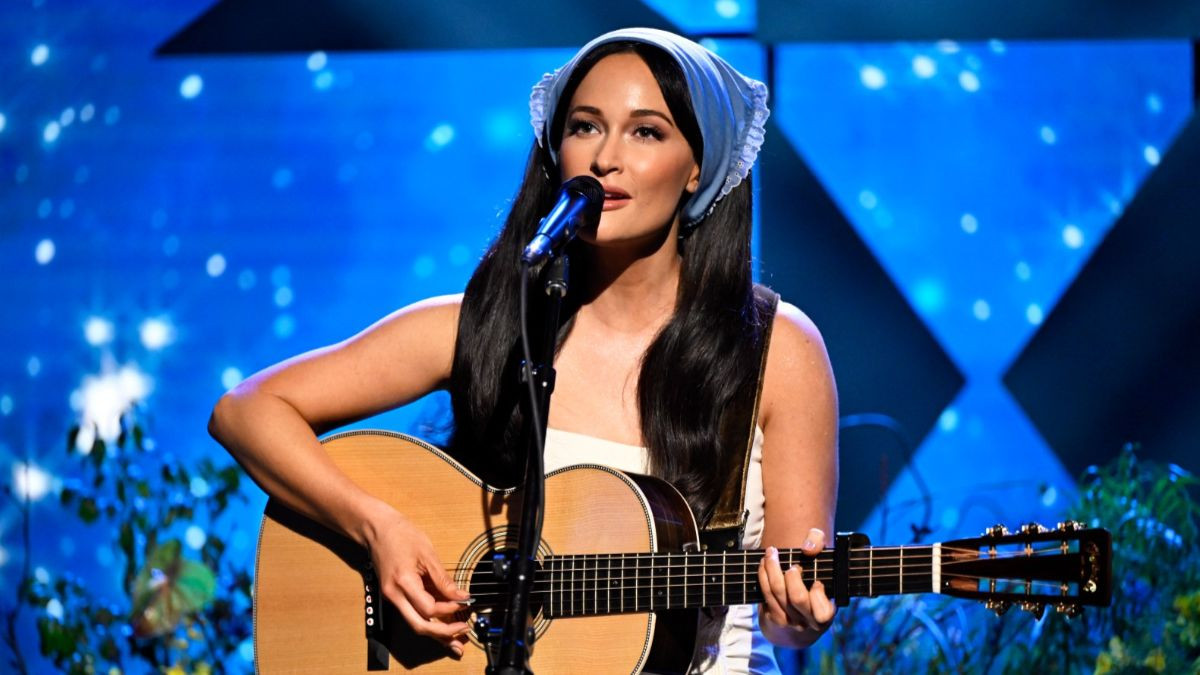 Borong Nominasi GRAMMY 2025, Kacey Musgraves Rilis Video Musik 'The