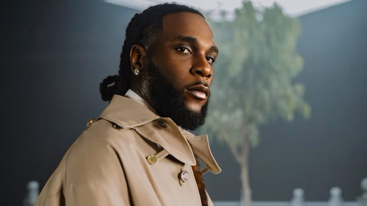 Burna Boy Hadirkan 'Update' yang Menggetarkan, Menandai Awal Era Baru Menjelang Album "No Sign of Weakness"