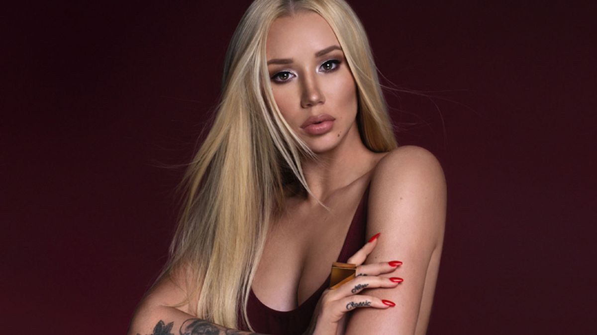 Iggy Azalea Universal Critic