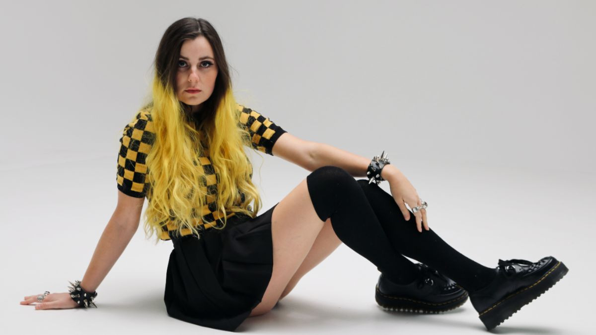 CreativeDisc Exclusive Interview With AViVA: Merebut Hati Penggemarnya Lewat Jalur Musik dan Cyberpunk