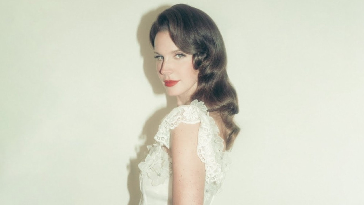 Lana Del Rey Blue Bird