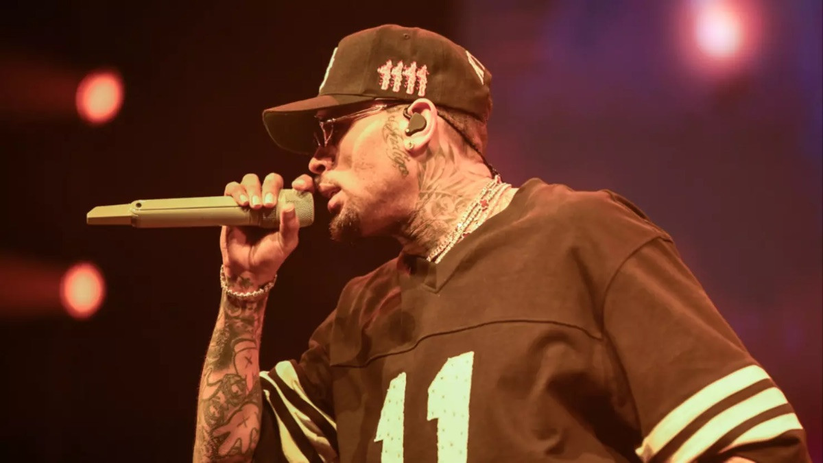 Chris Brown Mulai Era Baru Lewat Single 'Holy Blindfold' - Creative Disc