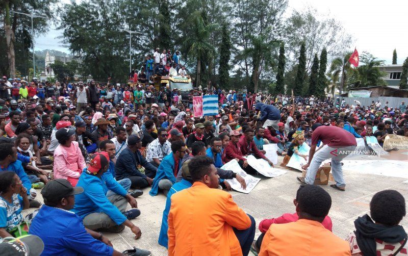 AKTIVITAS PAPUa-MASYAKAAT