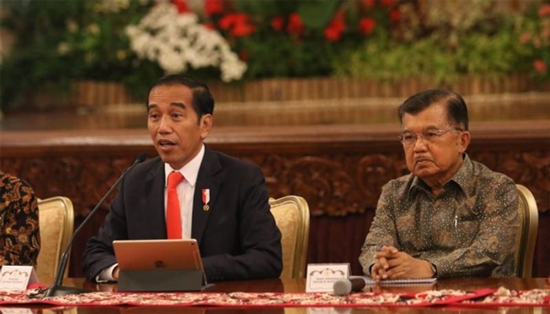 Presiden-Jokowi-dan-Wapres-Jusuf-Kalla-saat-mengumumkan-pemindahan-ibu-kota