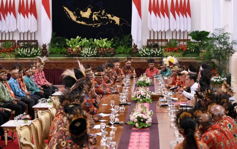 Jokowi Bertemu Tokoh Papua di Istana Negara