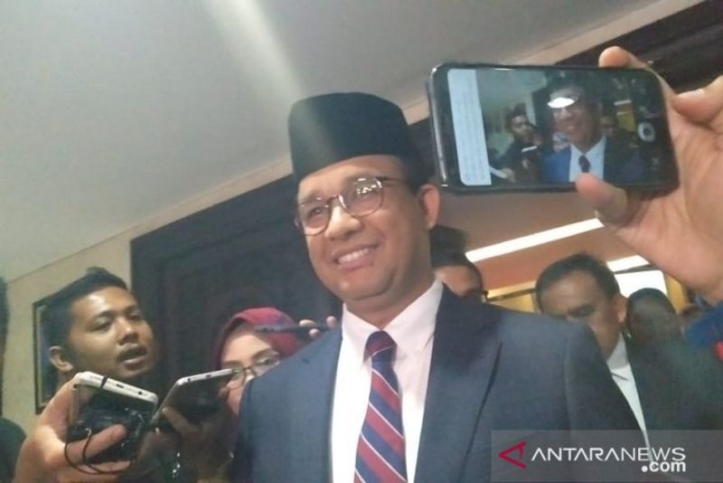anies b