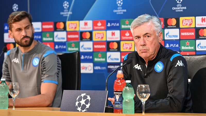 Fernando Llorente (kiri)-guardian ng