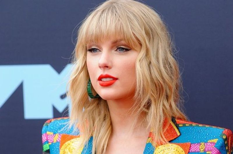 taylor swift (bbc com)