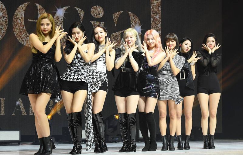 TWICE (kpoping com)