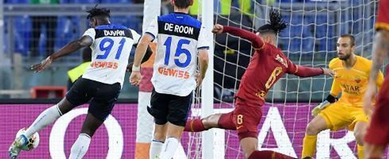 DuvanZapata saat Atalanta lawan AS Roma (selectornews net)