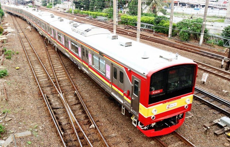 commuter line-beroperasi