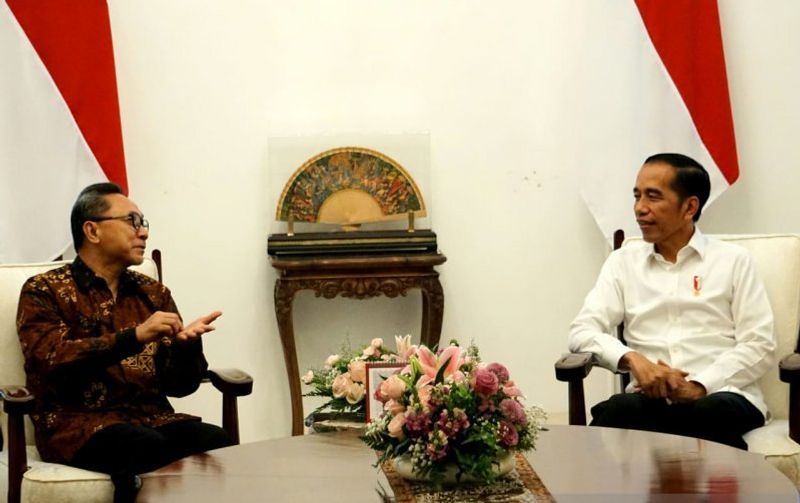 jokowi-zulkifli-istana