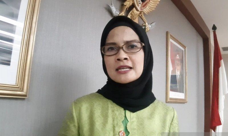 adita-staf khusus