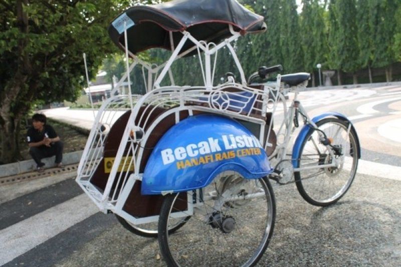 becak listrik-antara