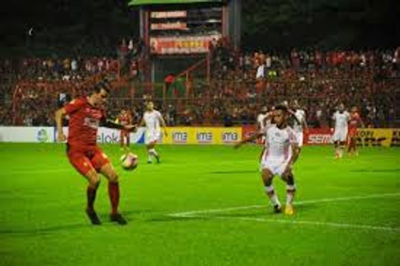 semen padang vs persipura (rakyatku bola com)