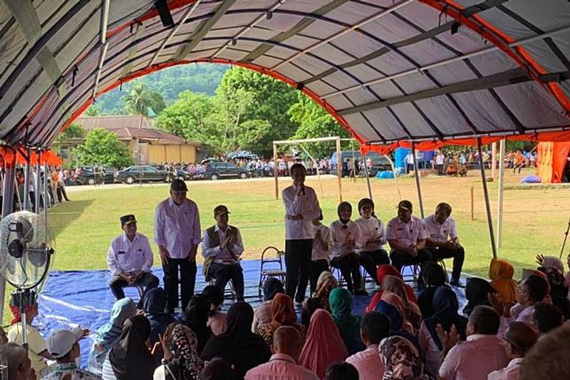 jokowi + ambon