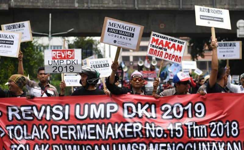 demo buruh-balai kota