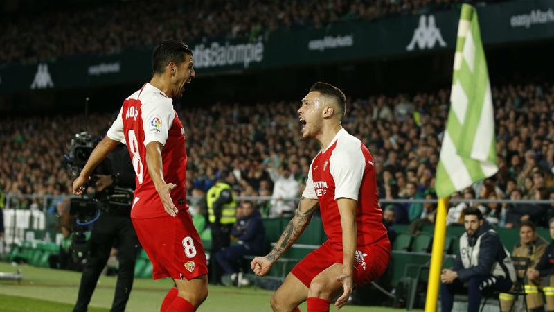 pemain Sevilla, Ocampos dan De Jong (marca com)