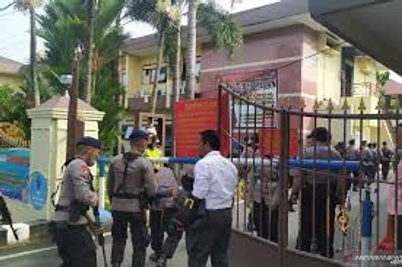 bom polrestabes medan
