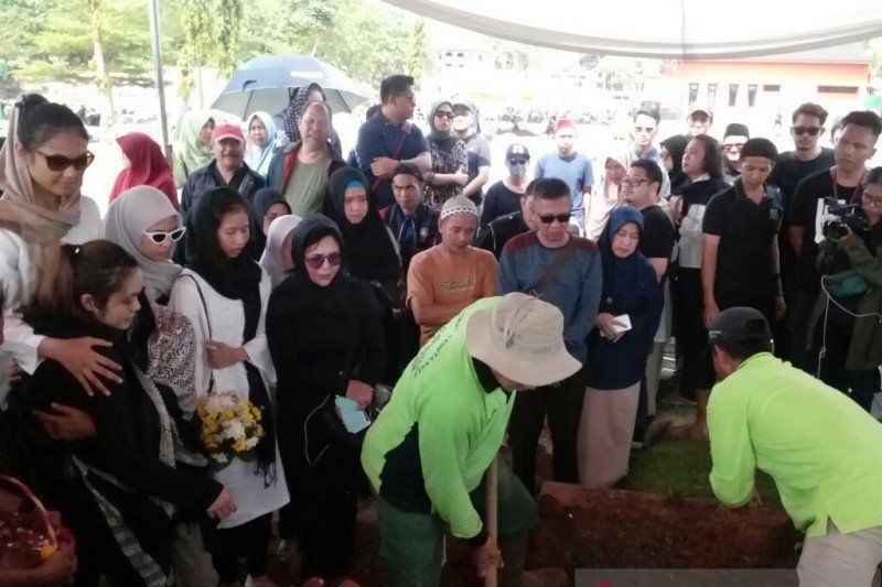 pemakaman cecep bombom reza (antaranews com)