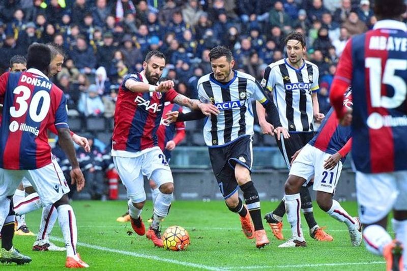 Udinese vs Bologna (bongdanet vn)