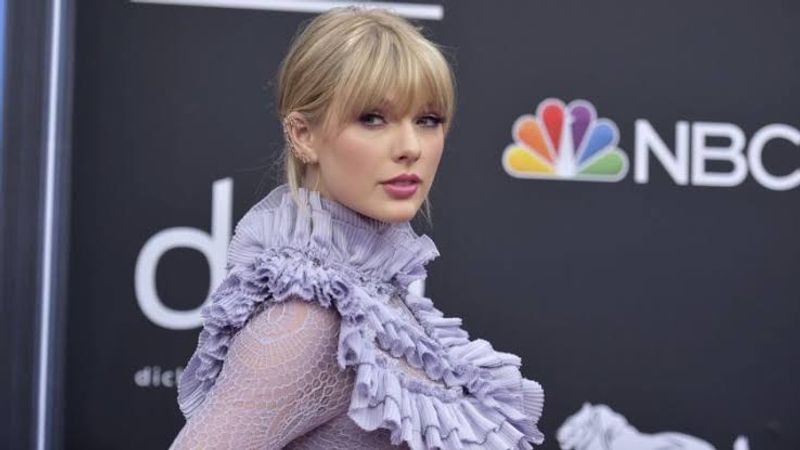 Taylor Swift (latimes com)