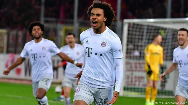 oshua Zirkzee (dw com)