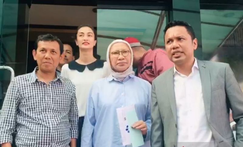 ratna bebas-bersyarat