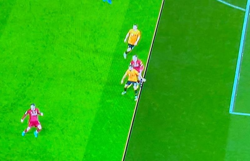 VAR nyatakan Pedro Neto offside (caughtoffside com)