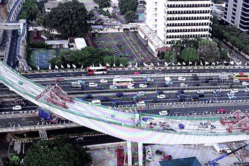 jembatan lrt kuningan
