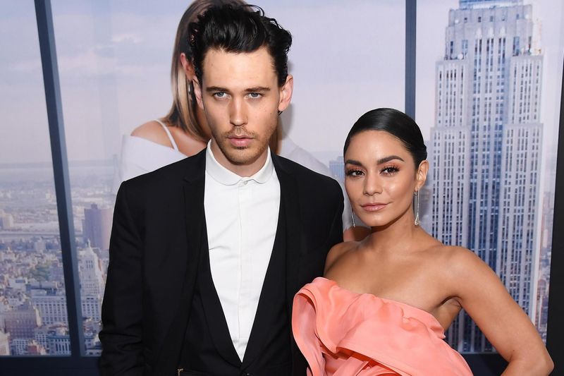 vanessa hudgens dan austin butler (standard co uk)
