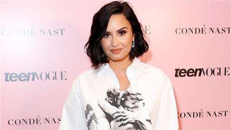 demi lovato (eonline com)