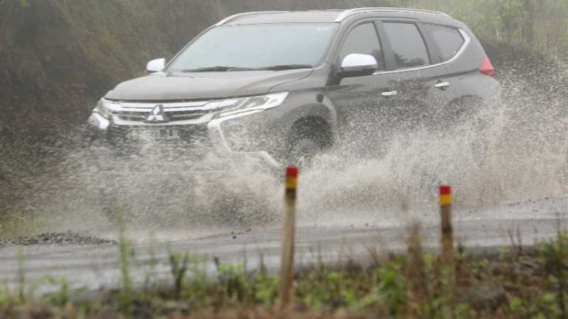 pajero sport