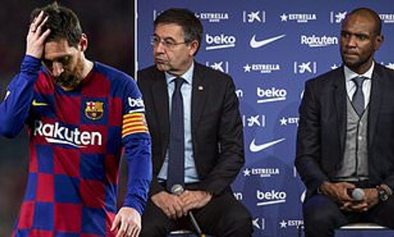 eric abidal dan presiden barca (dailymail com)