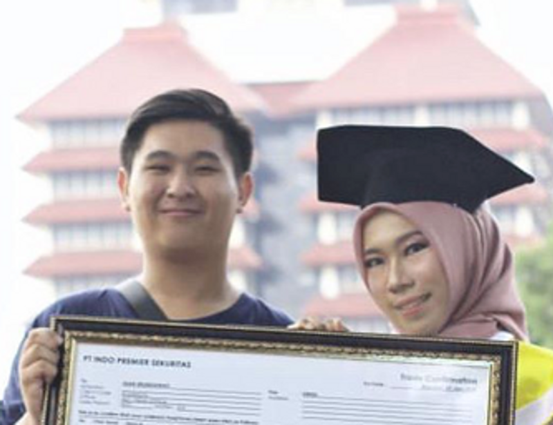 Viral Seorang Mahasiswi Mendapatkan Kado Saham dari Sang Kekasih Saat Wisuda