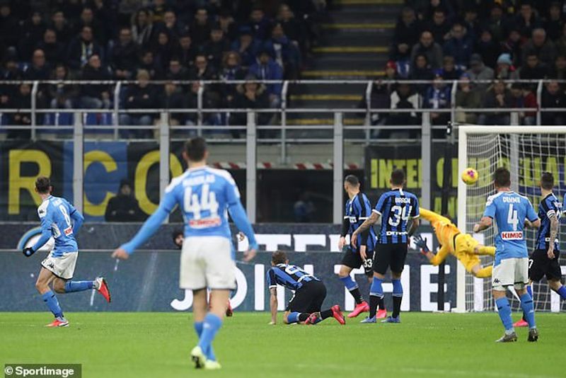Fabian Ruiz cetak gol (thesunbest)
